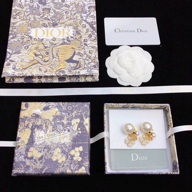 Dior飾品 迪奧經典熱銷款字母珍珠耳釘耳環  zgd1233